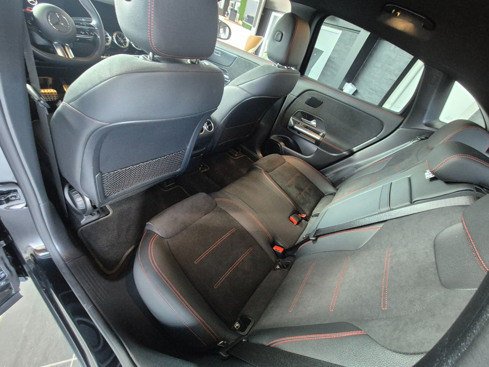 Sort Mercedes EQA250+ fra 2025