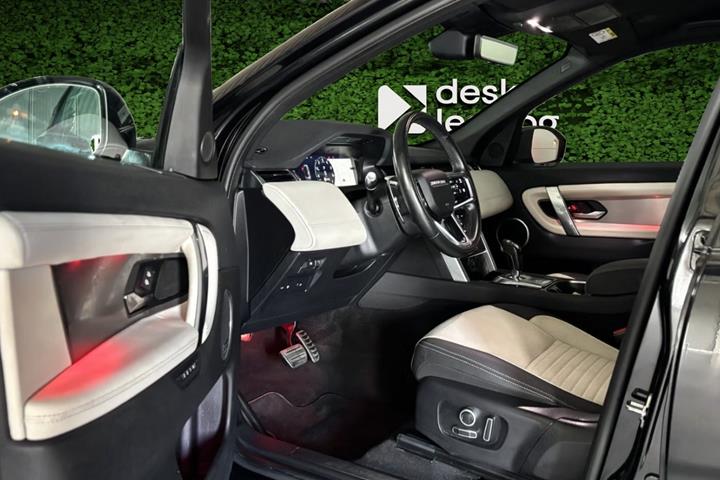 Sort Land Rover Discovery Sport fra 2022
