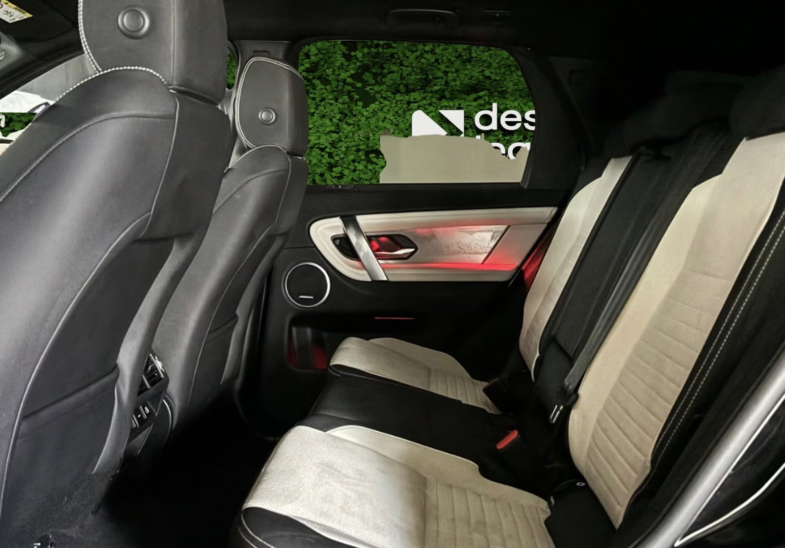 Sort Land Rover Discovery Sport fra 2022