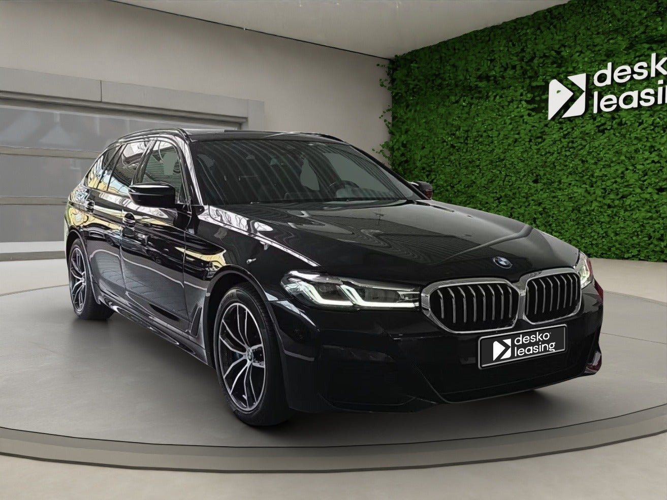 Sort BMW 530e fra 2023