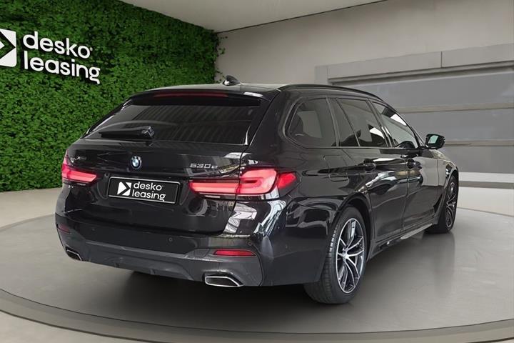 Sort BMW 530e fra 2023