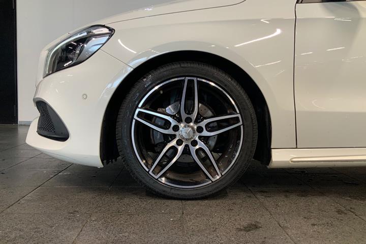 Hvid Mercedes A200 fra 2016
