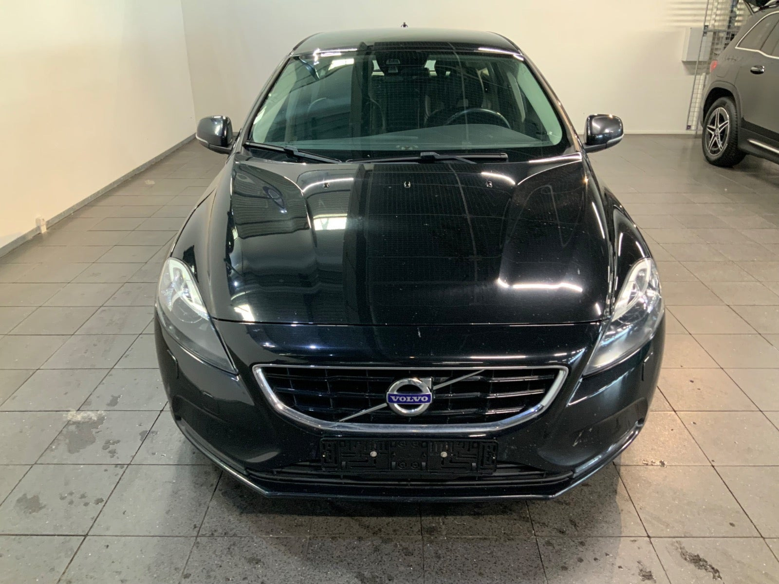 Sort Volvo V40 fra 2015