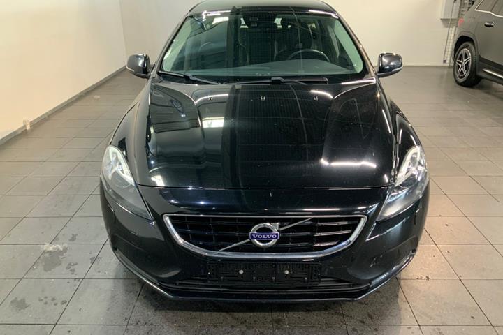 Sort Volvo V40 fra 2015