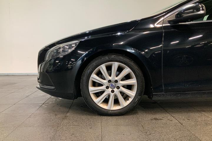 Sort Volvo V40 fra 2015