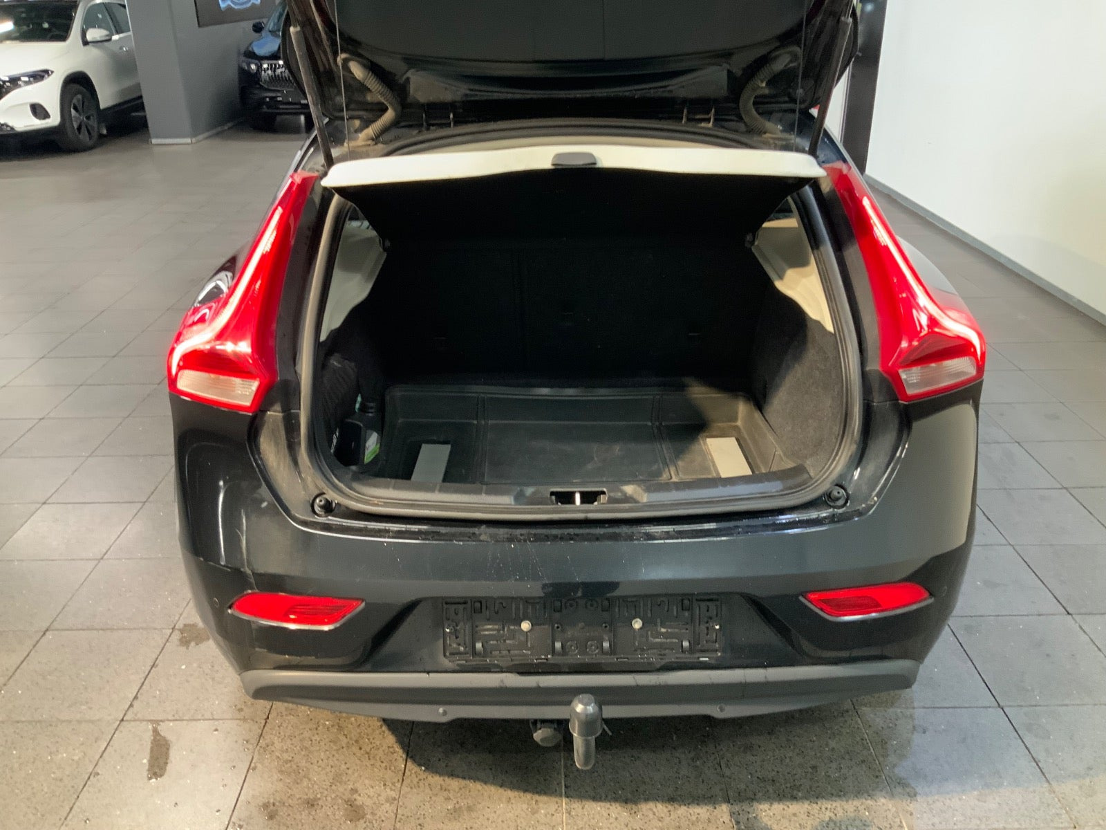 Sort Volvo V40 fra 2015