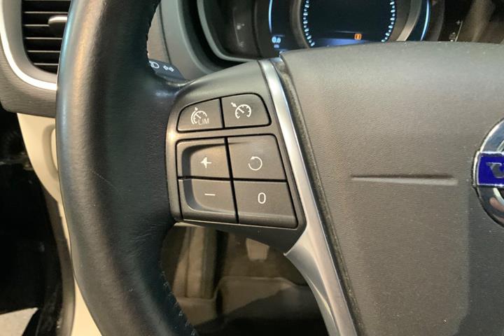 Sort Volvo V40 fra 2015