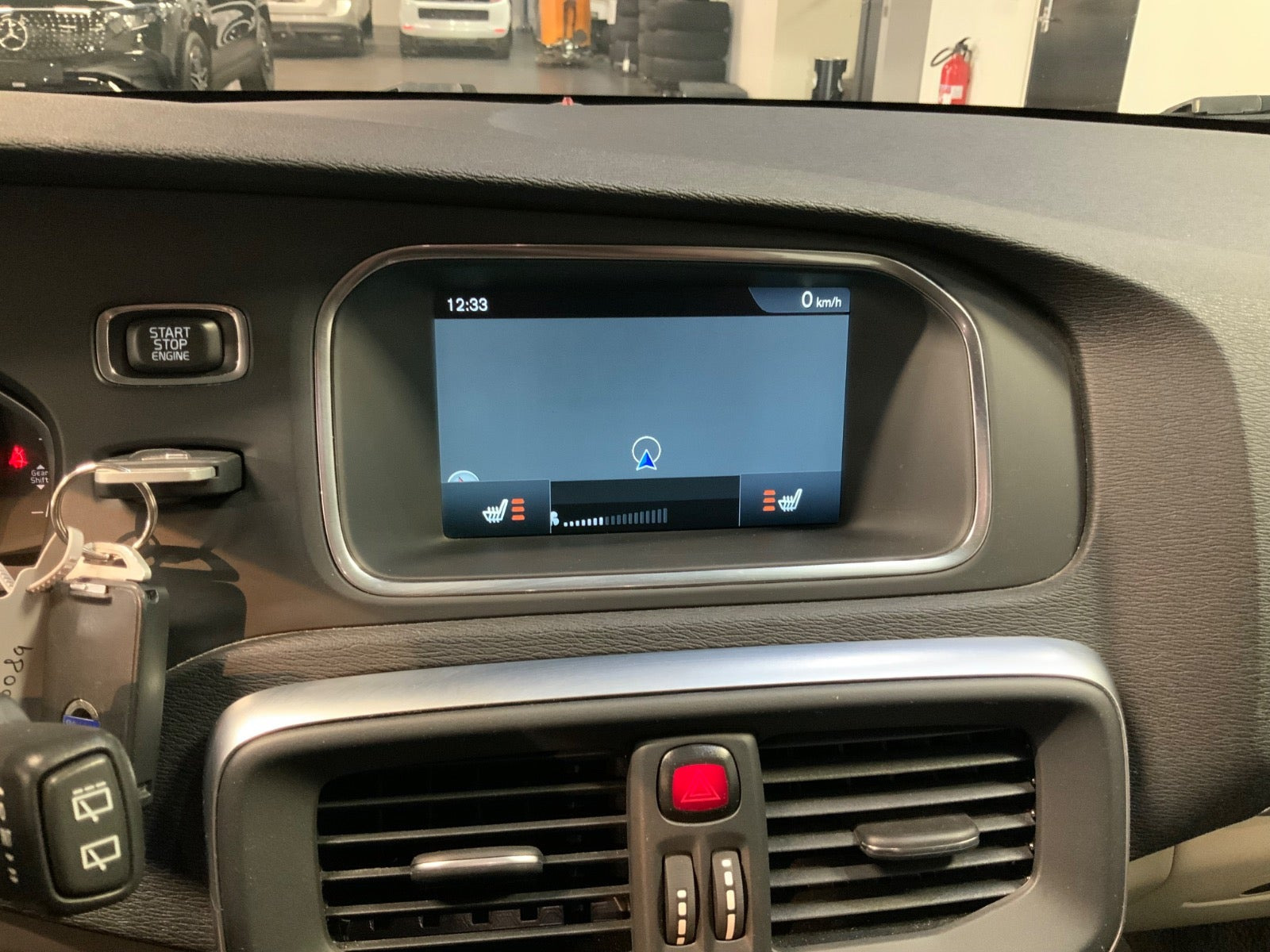 Sort Volvo V40 fra 2015