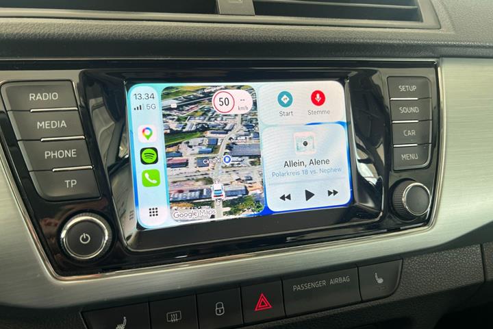 Grå Skoda Fabia fra 2018