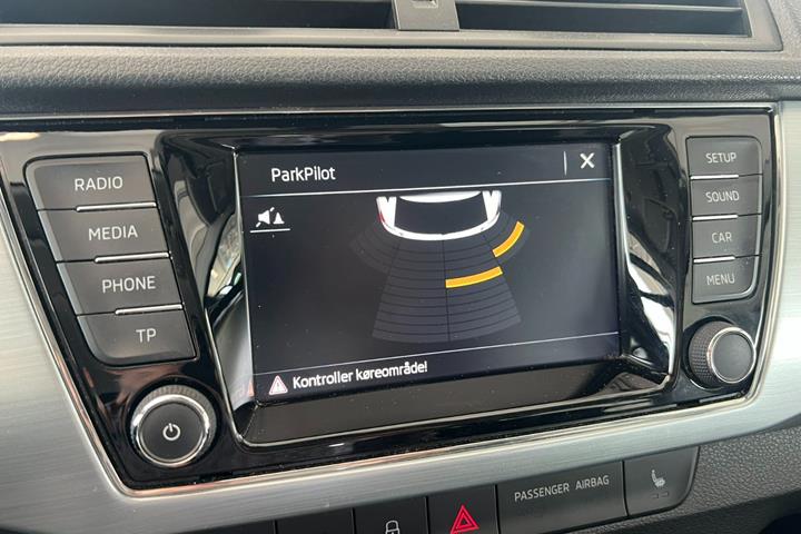 Grå Skoda Fabia fra 2018
