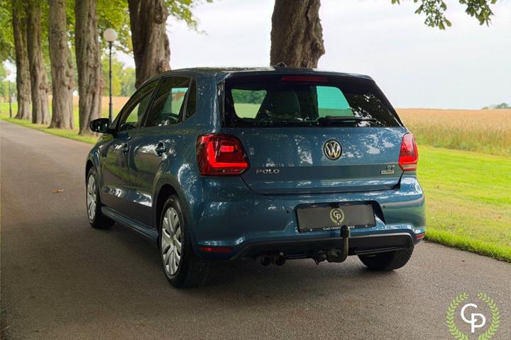 Blå VW Polo fra 2016