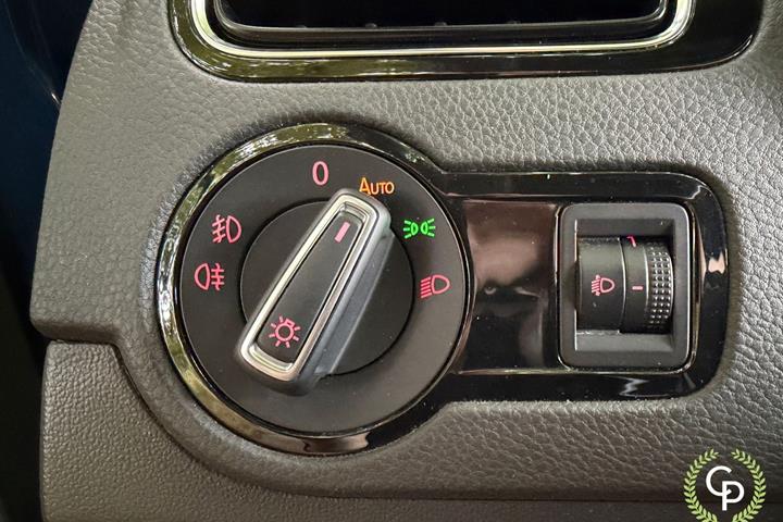 Blå VW Polo fra 2016