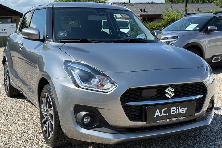 Grå Suzuki Swift fra 2020