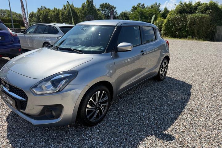 Grå Suzuki Swift fra 2020