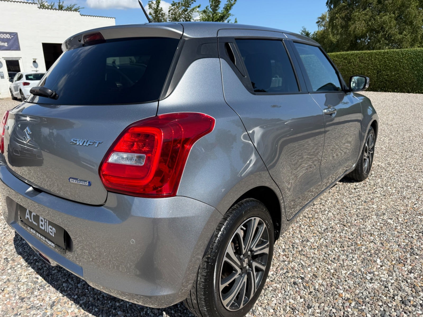 Grå Suzuki Swift fra 2020