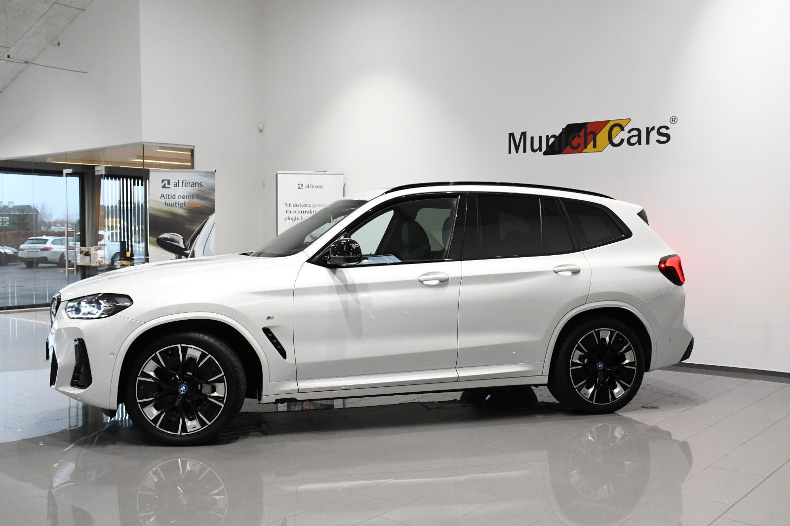 Hvid BMW iX3 fra 2024