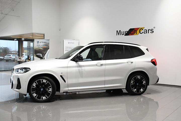 Hvid BMW iX3 fra 2024