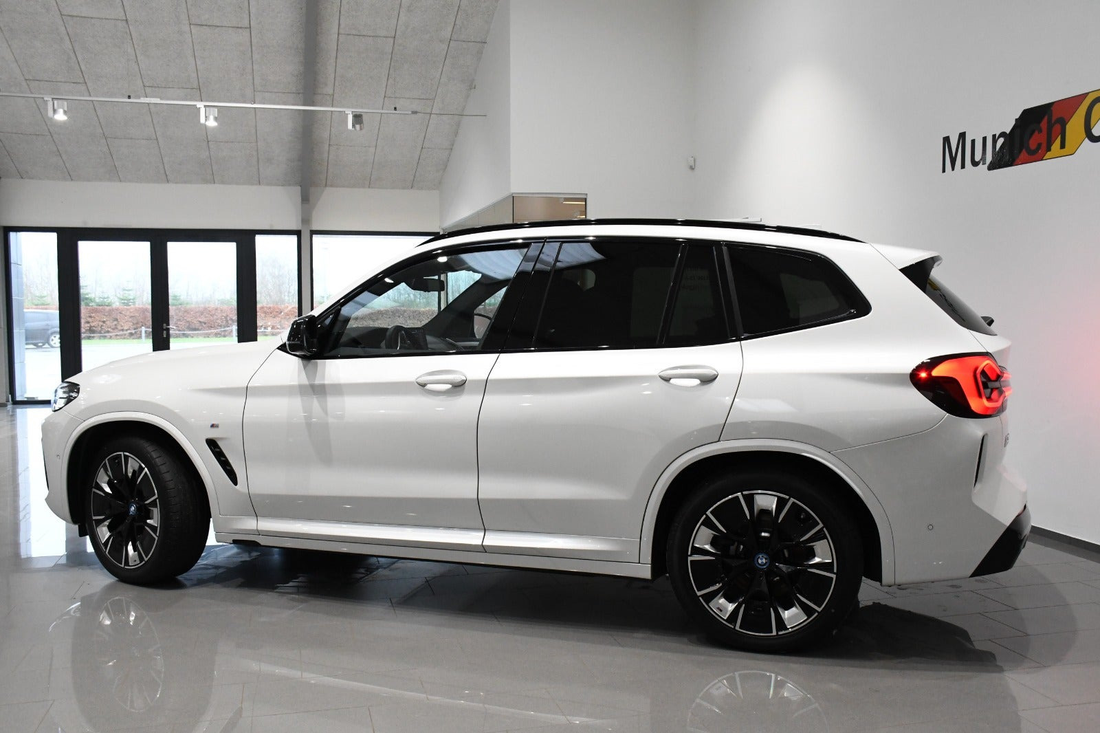 Hvid BMW iX3 fra 2024