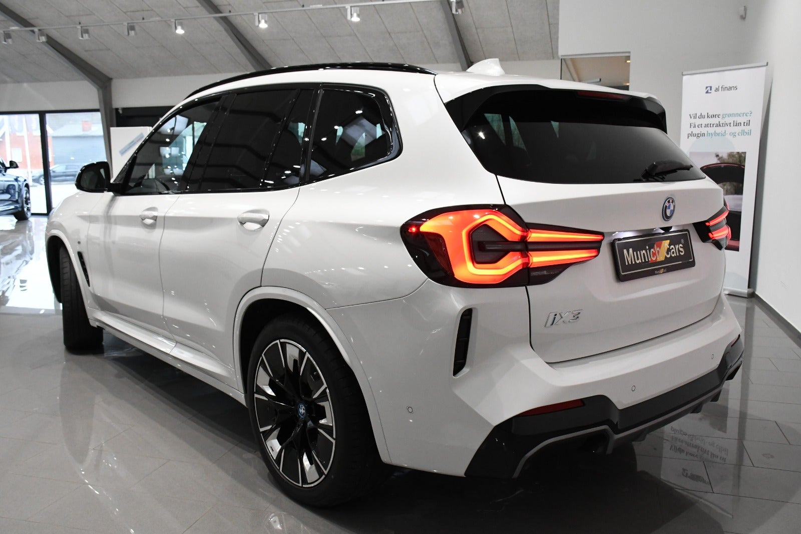 Hvid BMW iX3 fra 2024