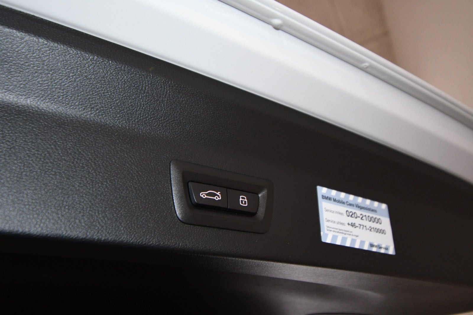 Hvid BMW iX3 fra 2024
