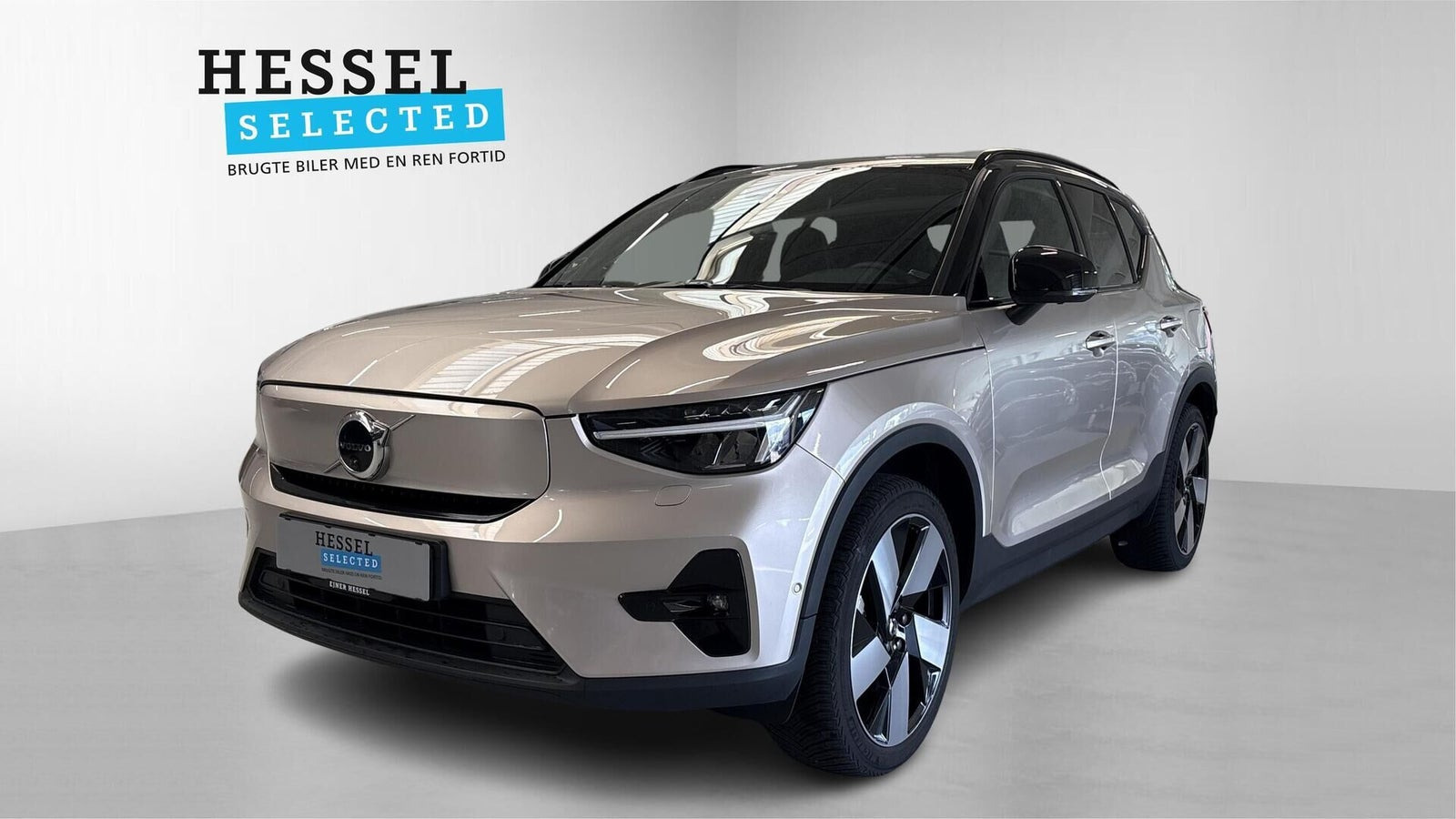 Sølv Volvo XC40 fra 2023