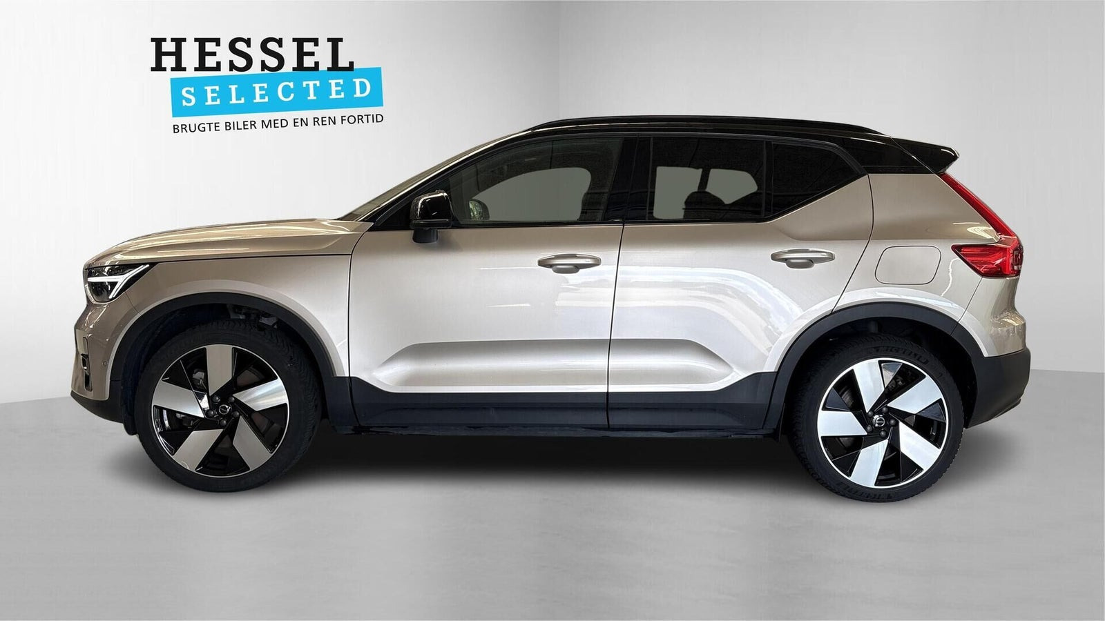 Sølv Volvo XC40 fra 2023