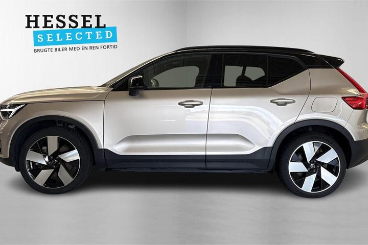 Sølv Volvo XC40 fra 2023