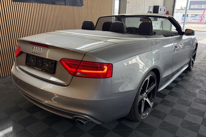Grå Audi A5 fra 2015