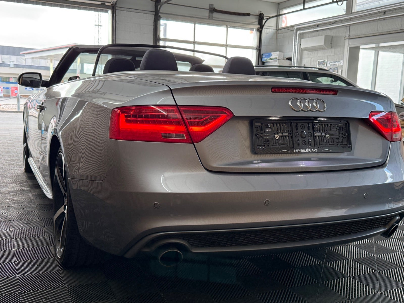 Grå Audi A5 fra 2015