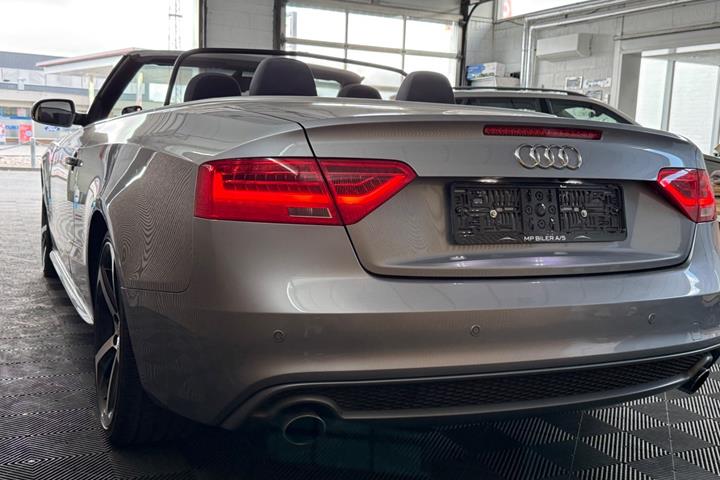 Grå Audi A5 fra 2015