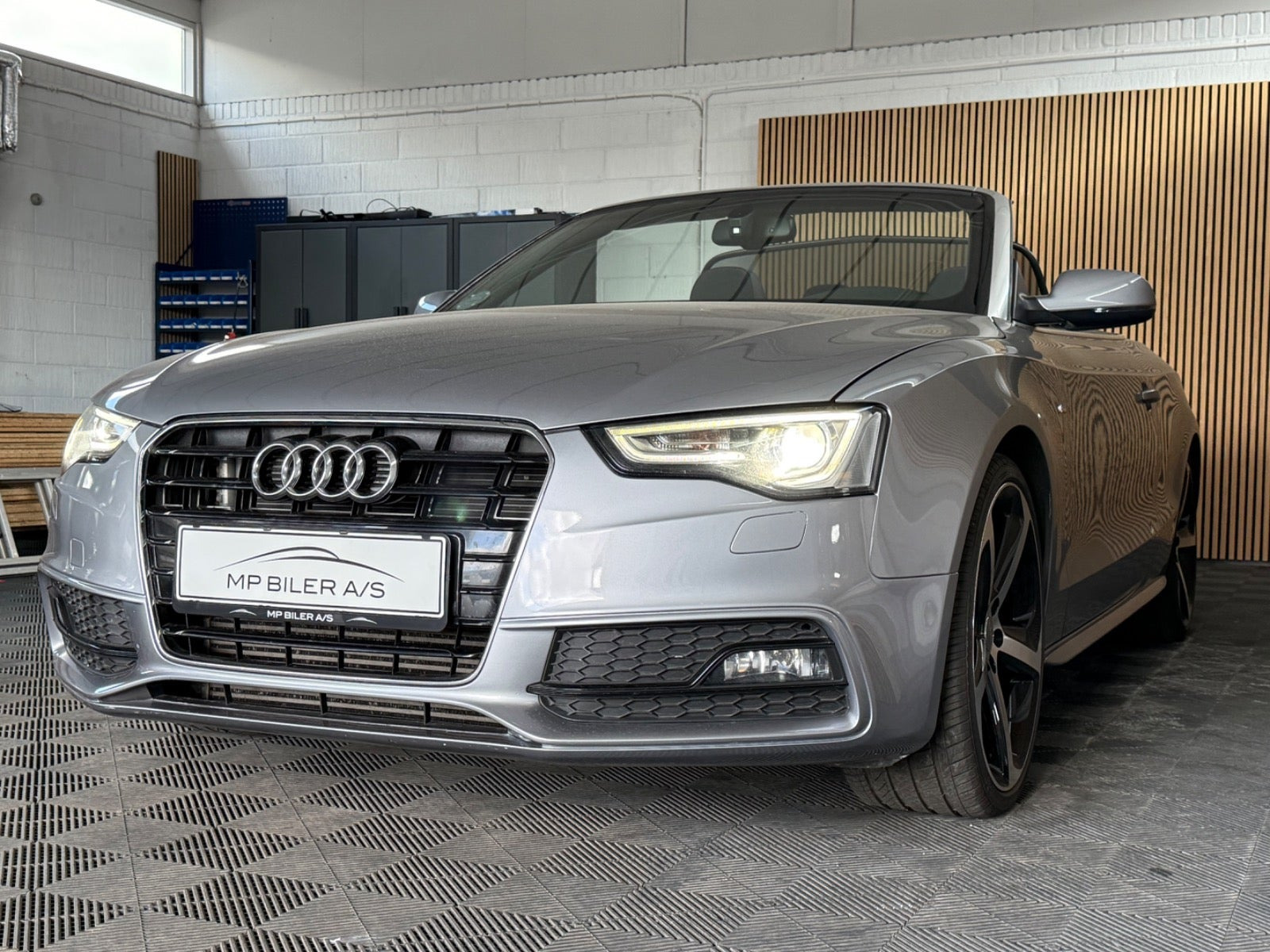 Grå Audi A5 fra 2015