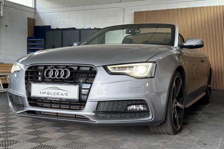 Grå Audi A5 fra 2015