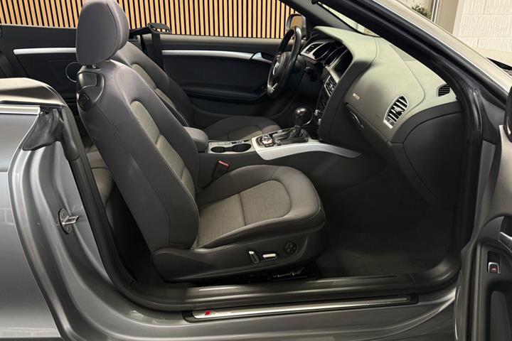 Grå Audi A5 fra 2015