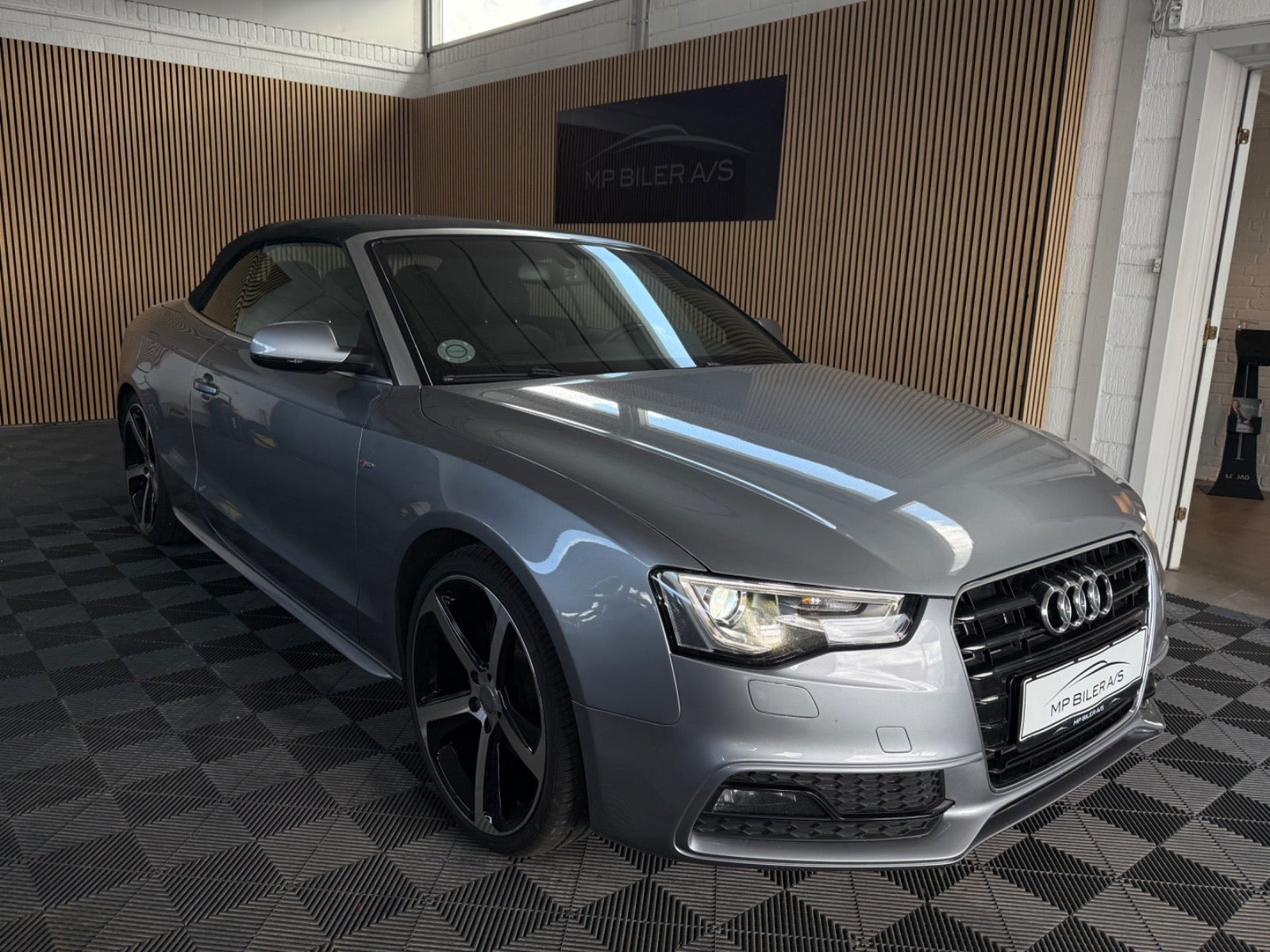 Grå Audi A5 fra 2015