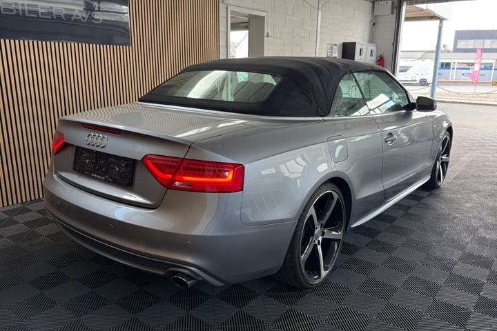 Grå Audi A5 fra 2015