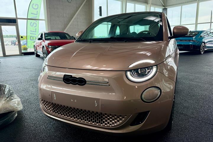 Gul Fiat 500e fra 2023