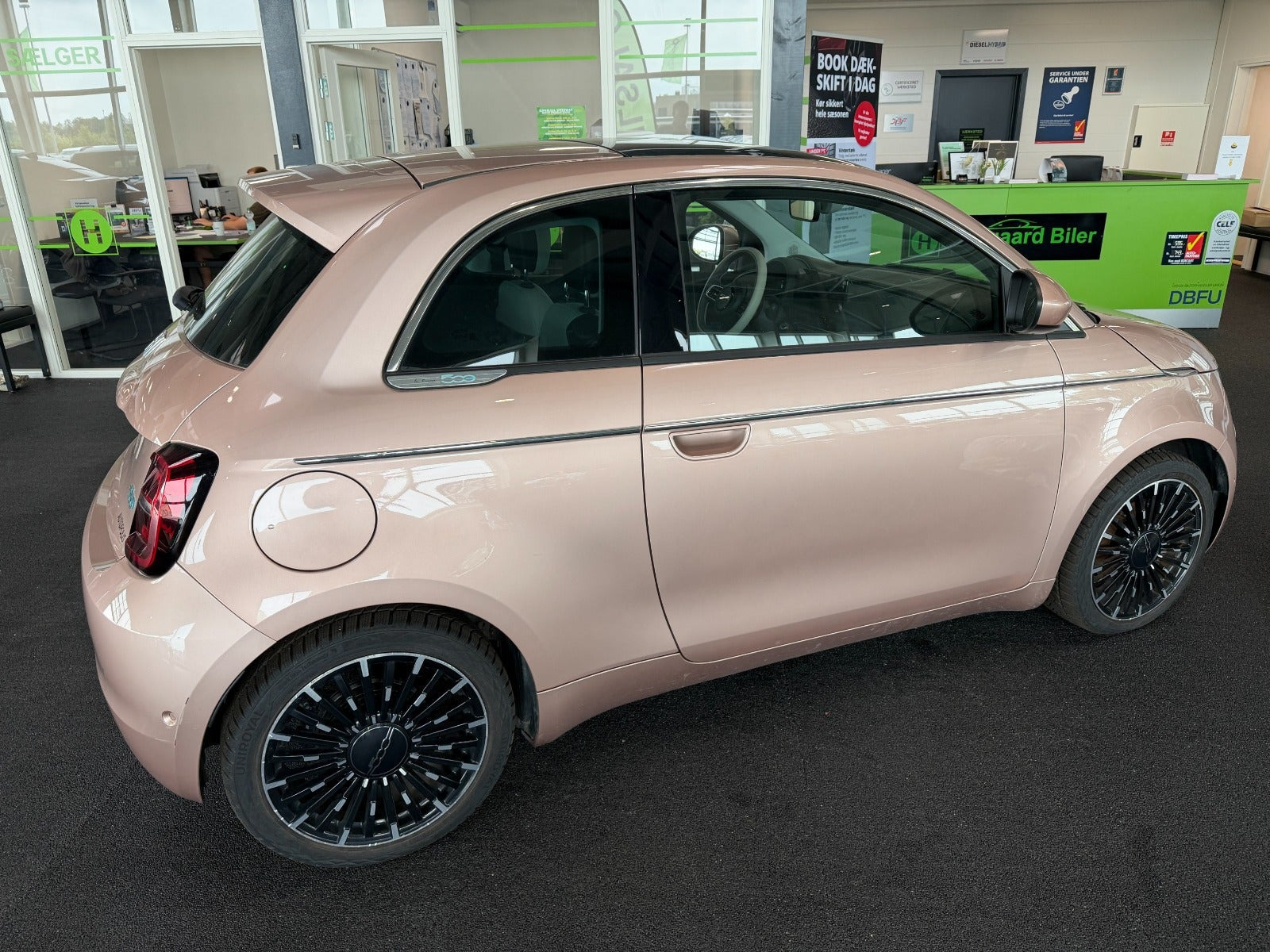Gul Fiat 500e fra 2023