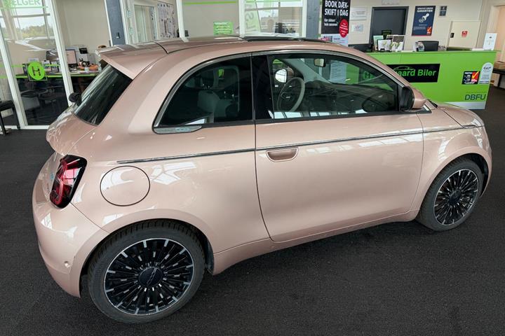 Gul Fiat 500e fra 2023