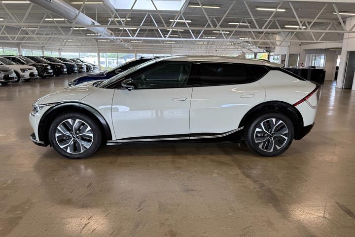 Beige Kia EV6 fra 2023