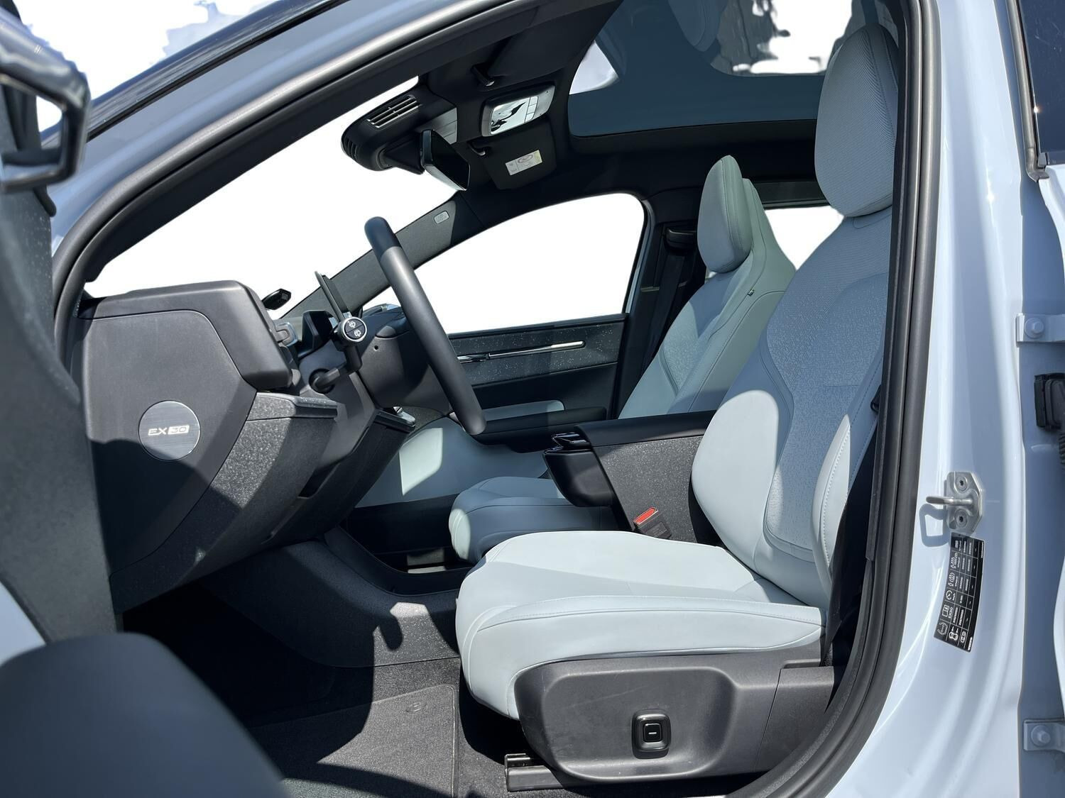 Blå Volvo EX30 fra 2024