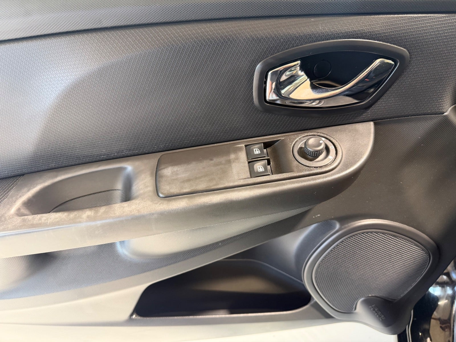Sort Renault Clio IV fra 2015