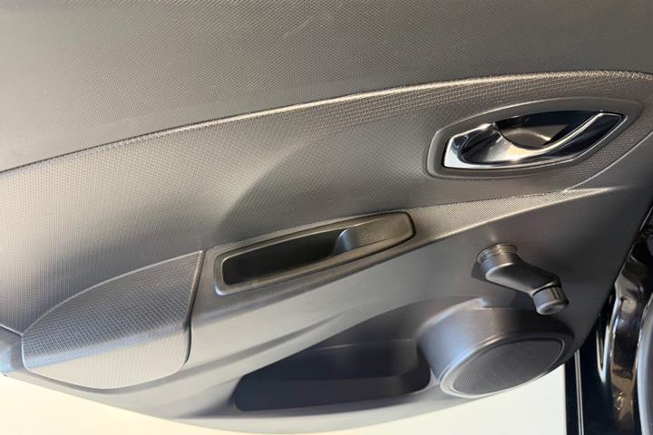 Sort Renault Clio IV fra 2015