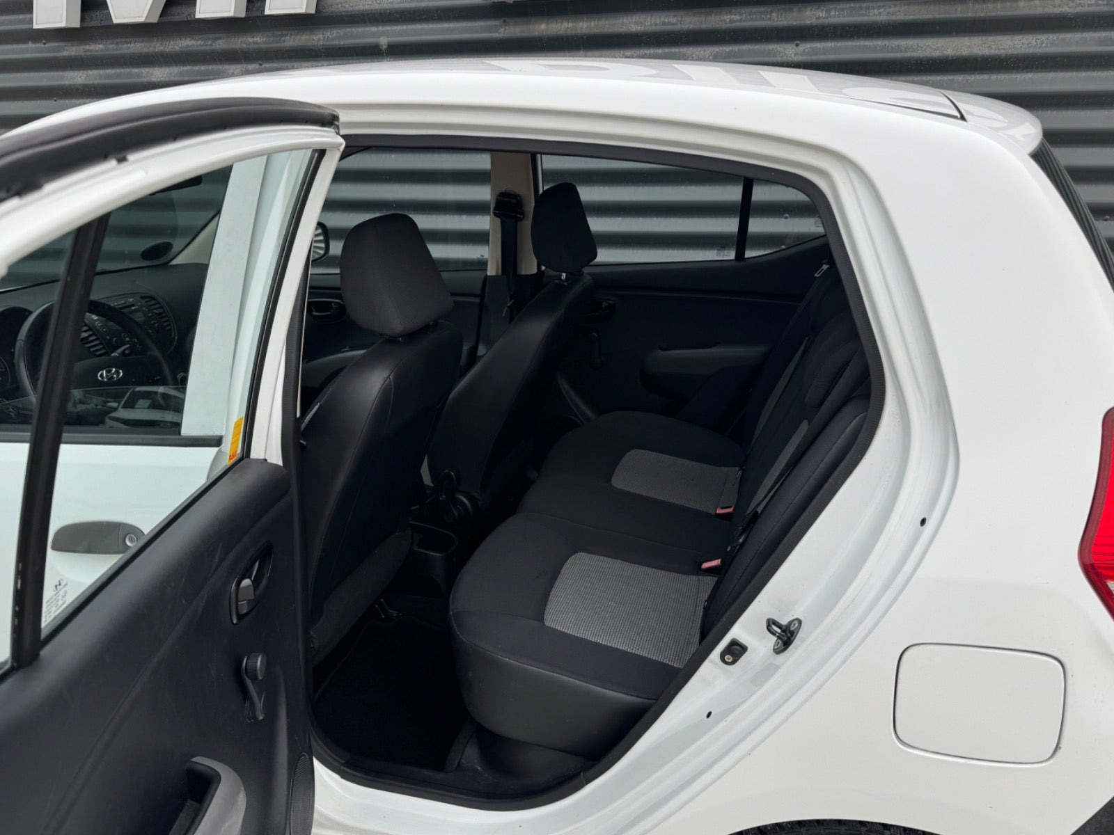 Hvid Hyundai i10 fra 2010