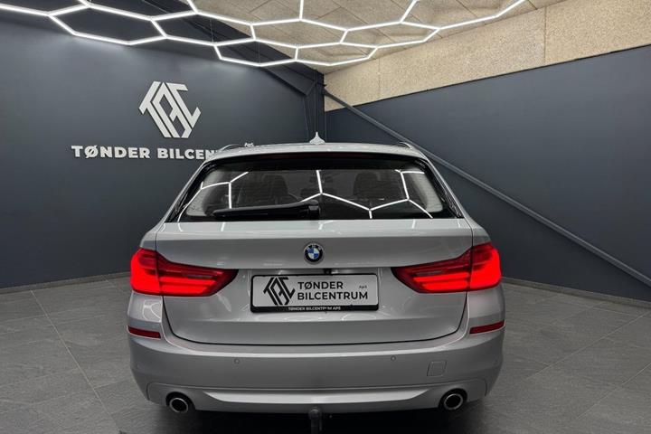 Sølv BMW 520d fra 2018