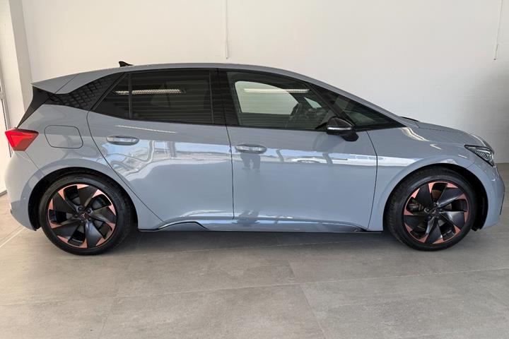 Grå Cupra Born fra 2024
