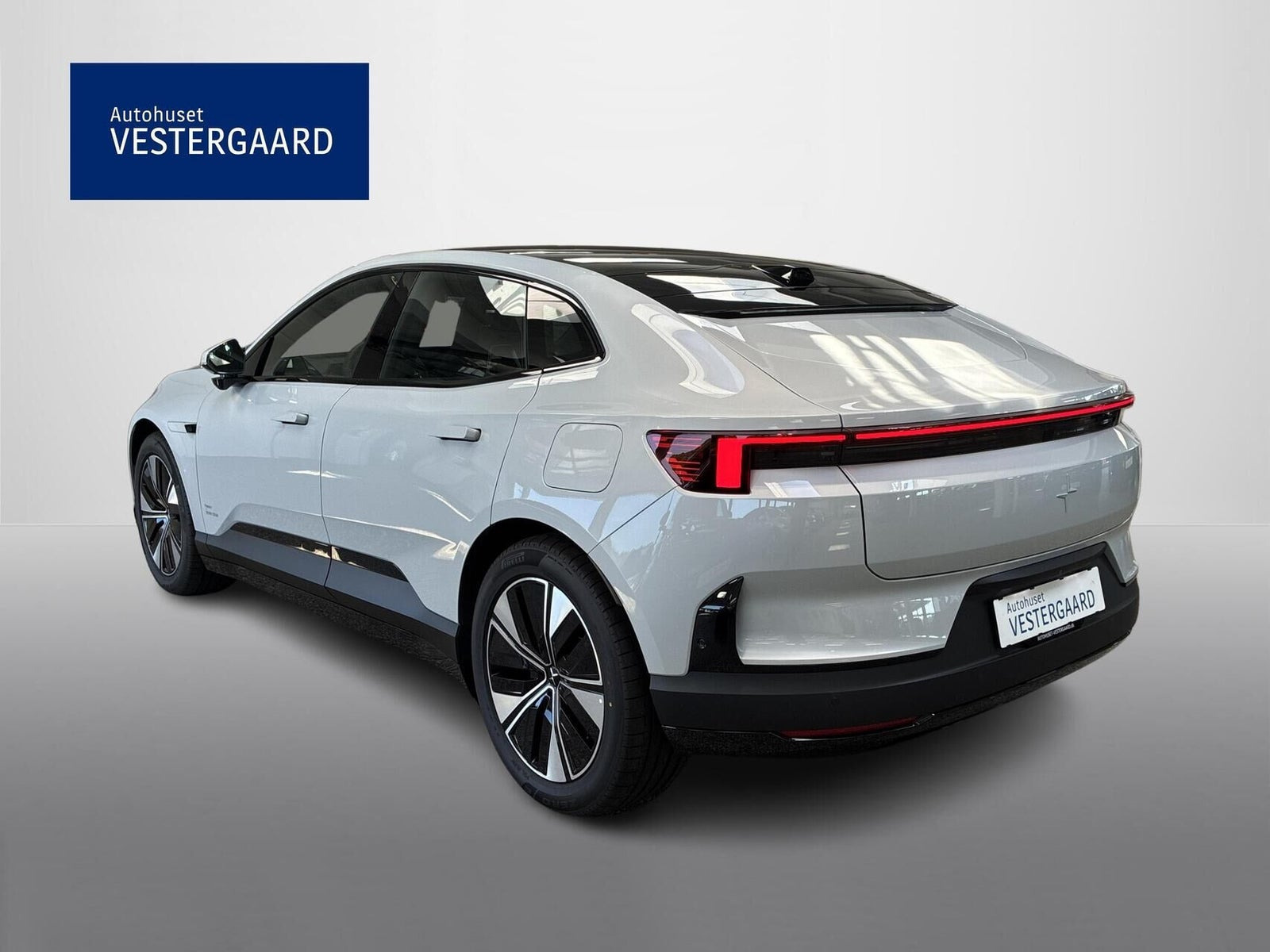 Hvid Polestar 4 fra 2026