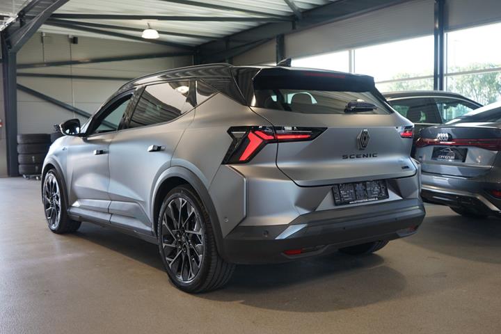 Grå Renault Scenic E-Tech fra 2024