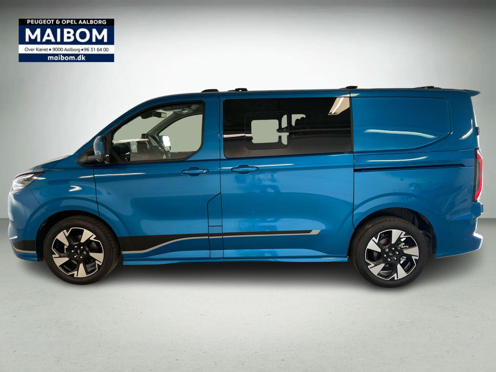 Blå Ford E-Transit Custom 320 L1 fra 2026