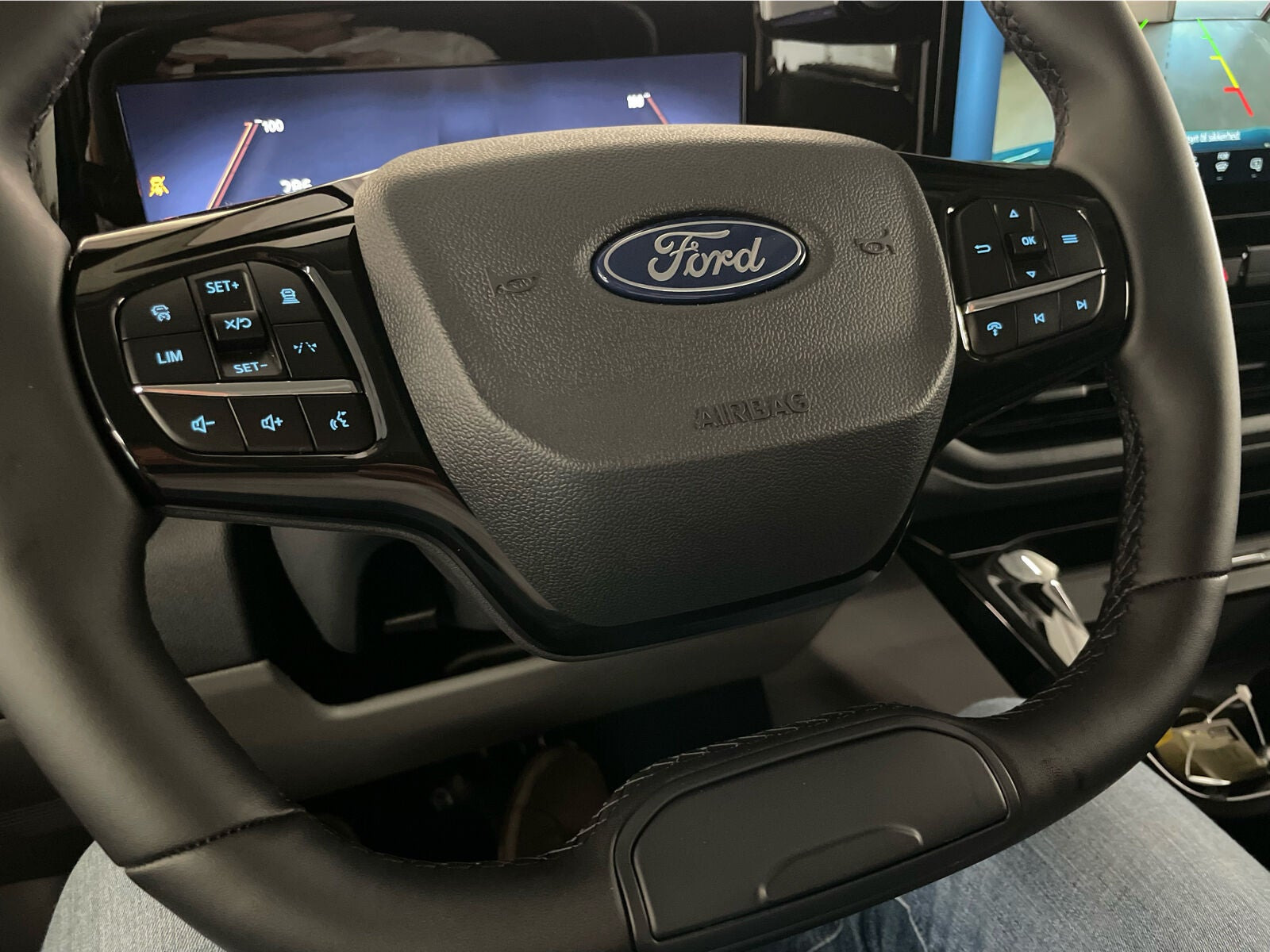 Blå Ford E-Transit Custom 320 L1 fra 2026