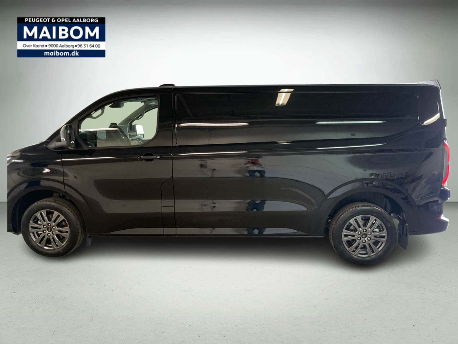 Sort Ford E-Transit Custom 340 L2 fra 2026